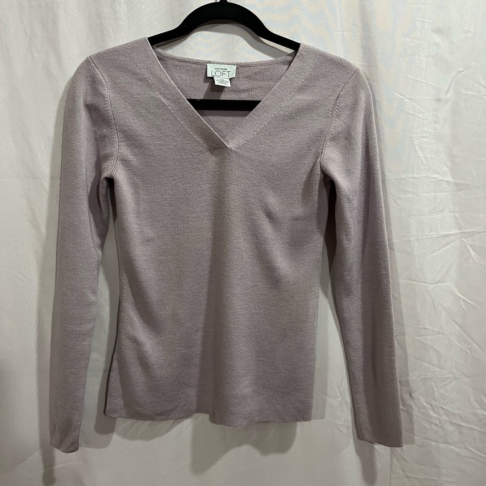 LOFT V-Neck Long Sleeve Sweater in Light Mauve